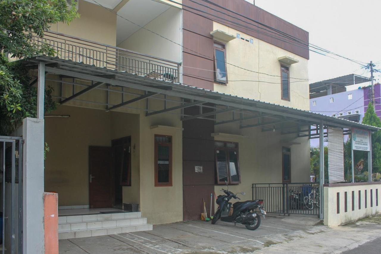 יוגיאקרטה Koolkost Syariah Near Universitas Ahmad Dahlan Kampus 1 מראה חיצוני תמונה