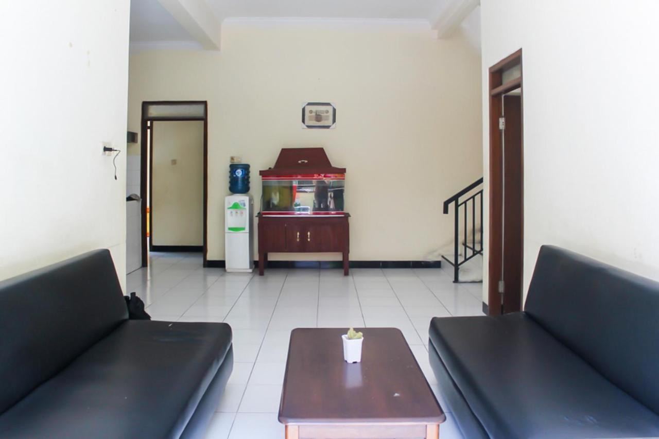 יוגיאקרטה Koolkost Syariah Near Universitas Ahmad Dahlan Kampus 1 מראה חיצוני תמונה
