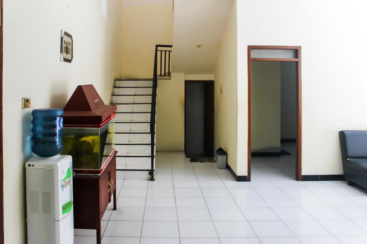 יוגיאקרטה Koolkost Syariah Near Universitas Ahmad Dahlan Kampus 1 מראה חיצוני תמונה